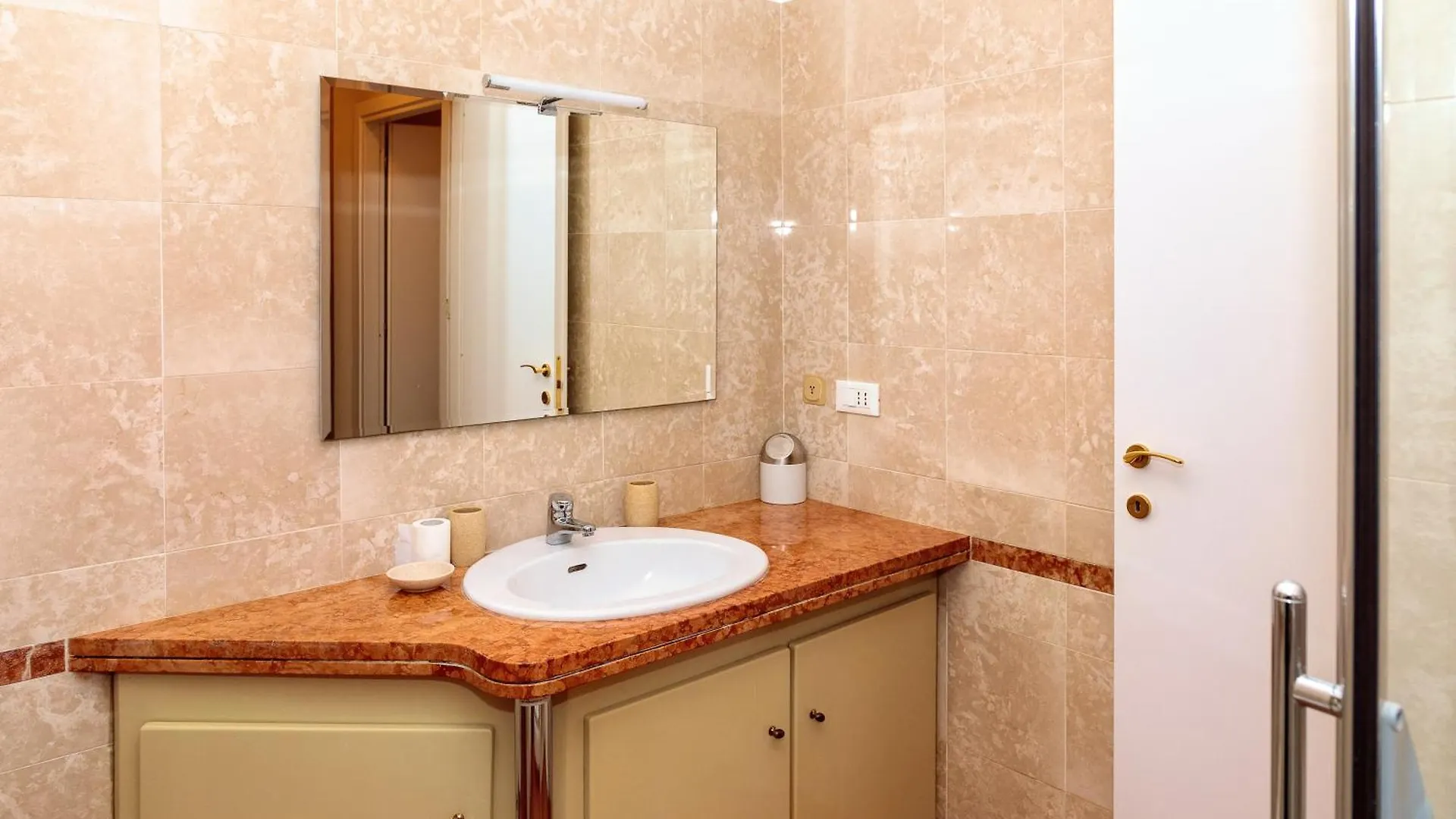 Saint Charles Apartment Bologna